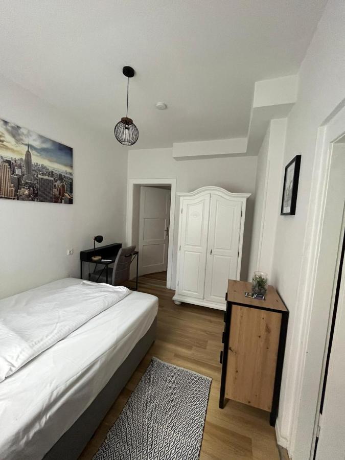 Swan Apartment *