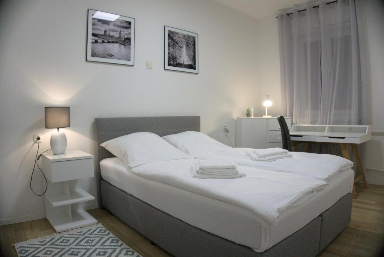 Swan Apartment